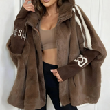 Camila | Abrigo de piel con capucha