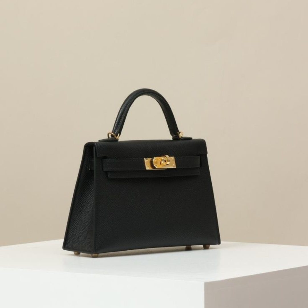 Amara | Bolsillo negro con detalles dorados