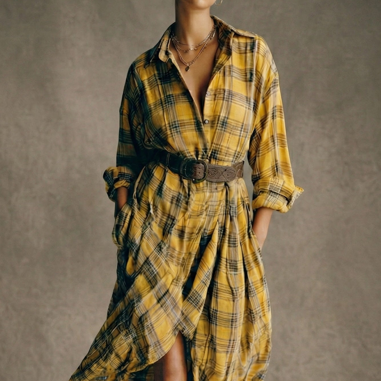 Abril | Vestido camisero de cuadros con cinturón