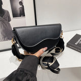 Bolso "Saddle" en Cuero – Elegancia Contemporánea
