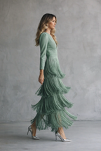 Clara · Vestido elegante con mangas de flecos