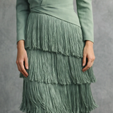 Clara · Vestido elegante con mangas de flecos
