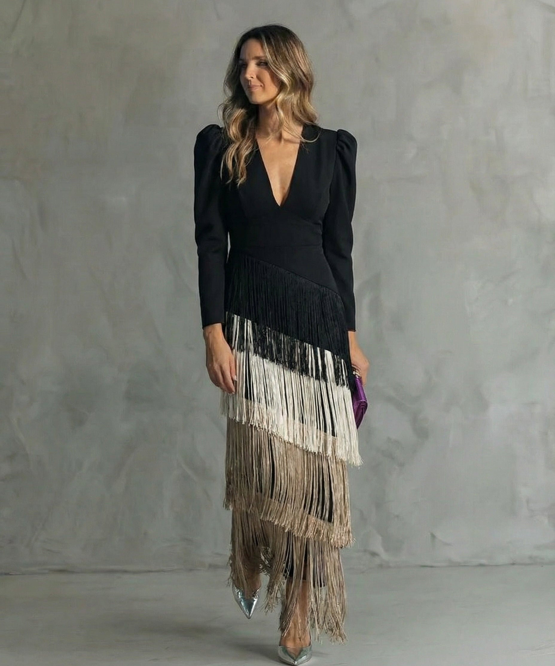Clara · Vestido elegante con mangas de flecos