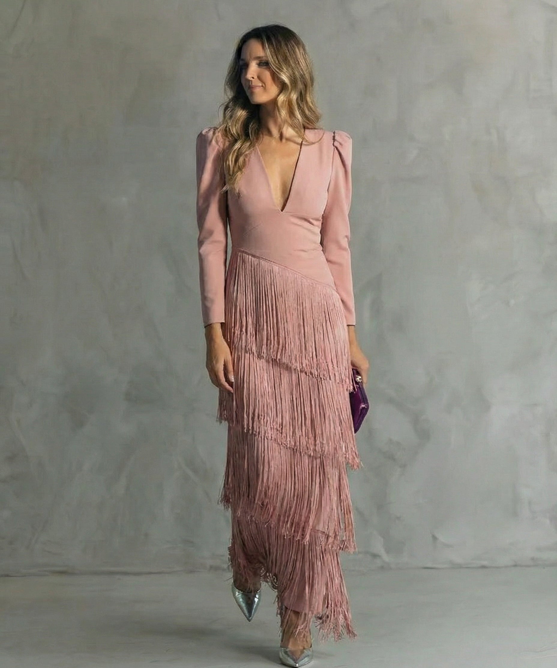 Clara · Vestido elegante con mangas de flecos