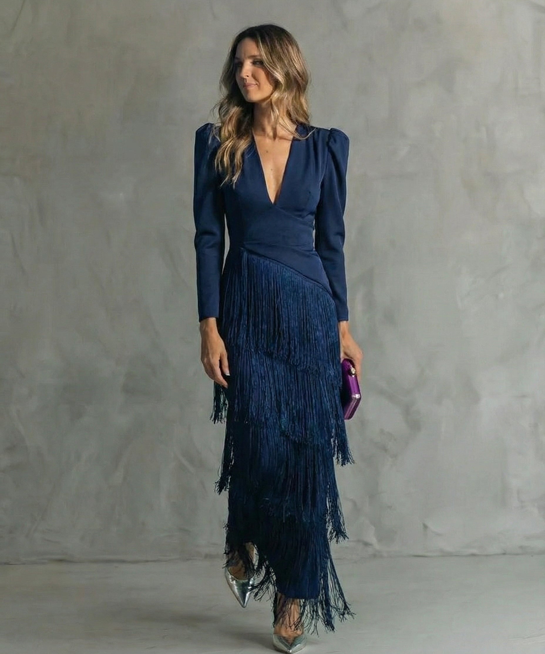 Clara · Vestido elegante con mangas de flecos