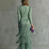 Clara · Vestido elegante con mangas de flecos