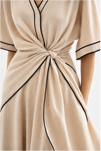 Maxi Riviera – Elegancia Minimalista